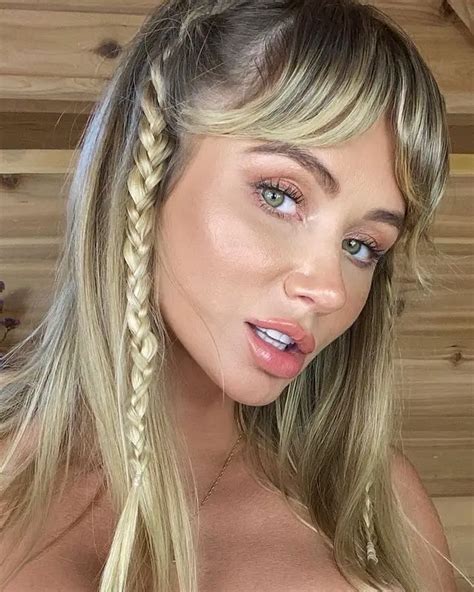 sara underwood nude videos|Naked blonde model Sara Jean Underwood shows shaved pussy。